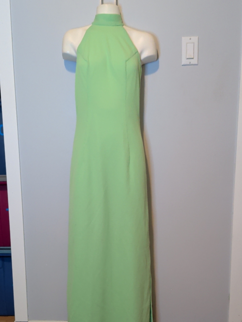 Vintage 70s Sleeveless Halter Maxi Dress in Light Green